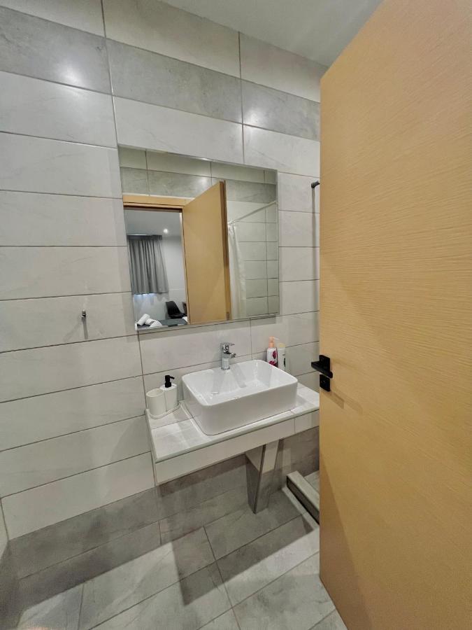 Navitas House Athena Bagian luar foto